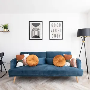 Connaught House - City Centre - Free Parking & Wi-fi Apartment